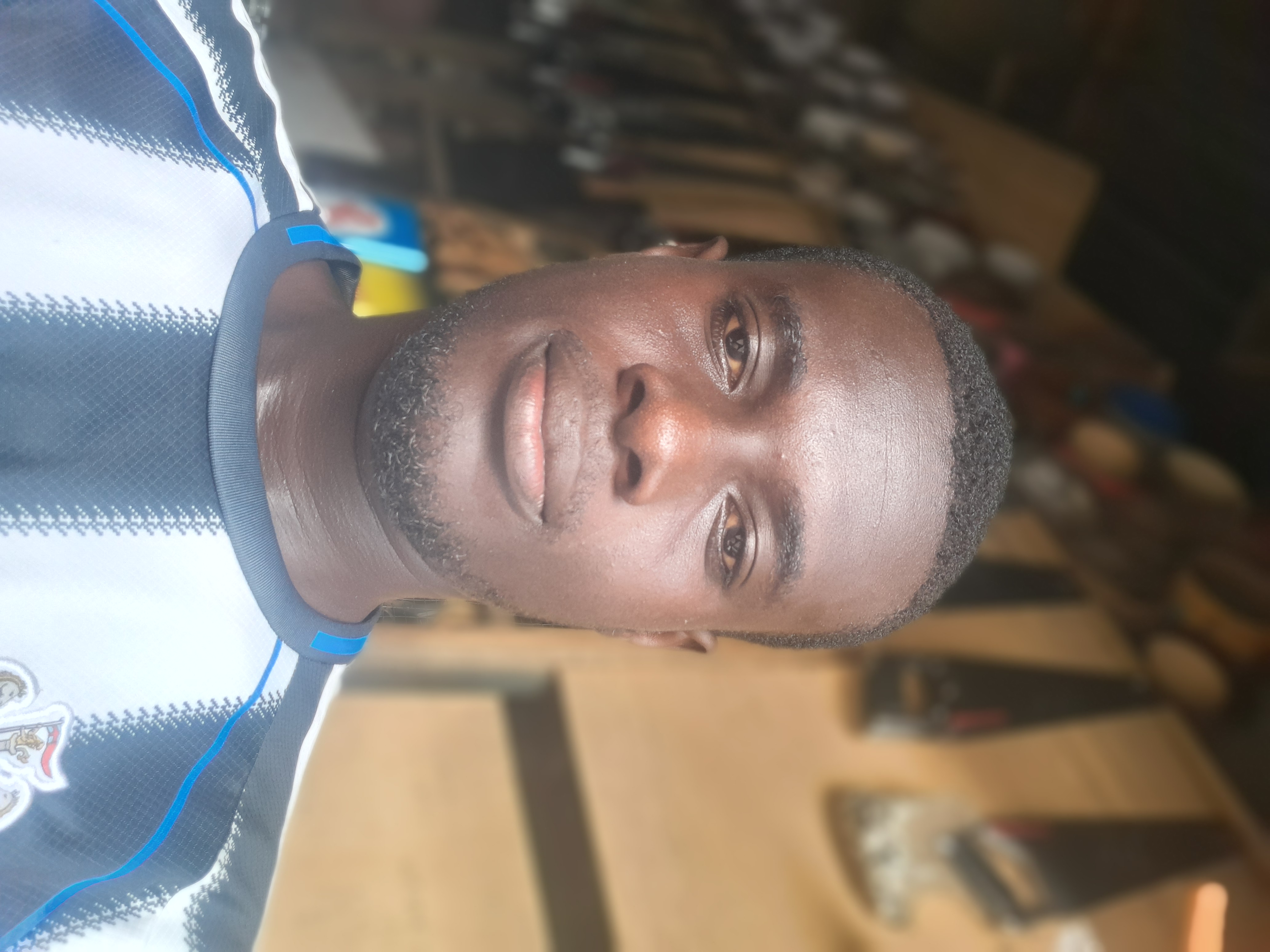 Profil candidat Adou Kouassi Hugues Constantin - Réceptionniste pressing
